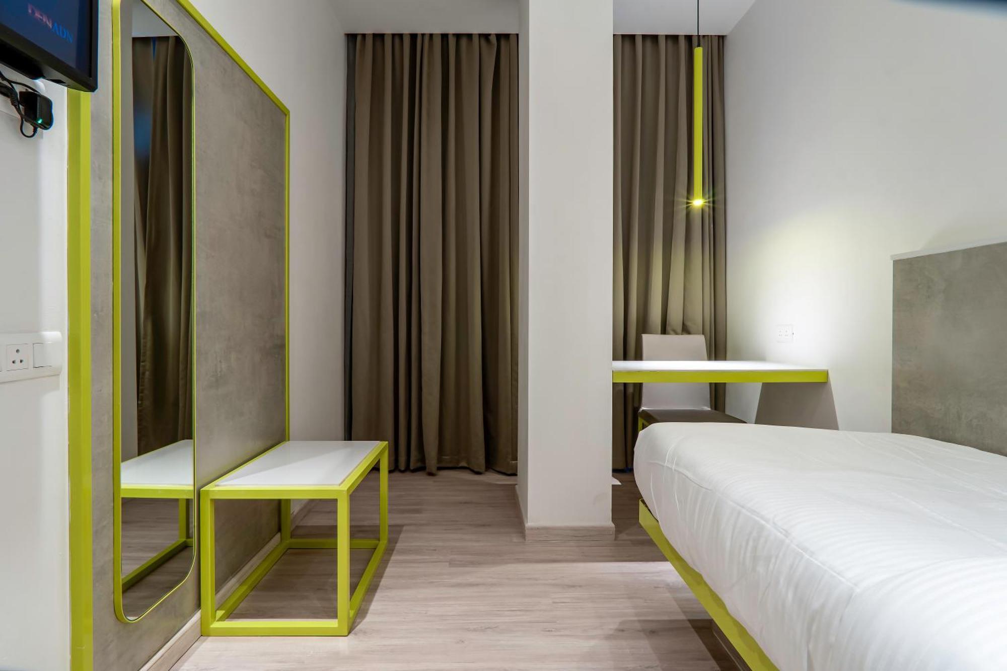 Hotel Le Roi Express Karol Bagh Дели Экстерьер фото