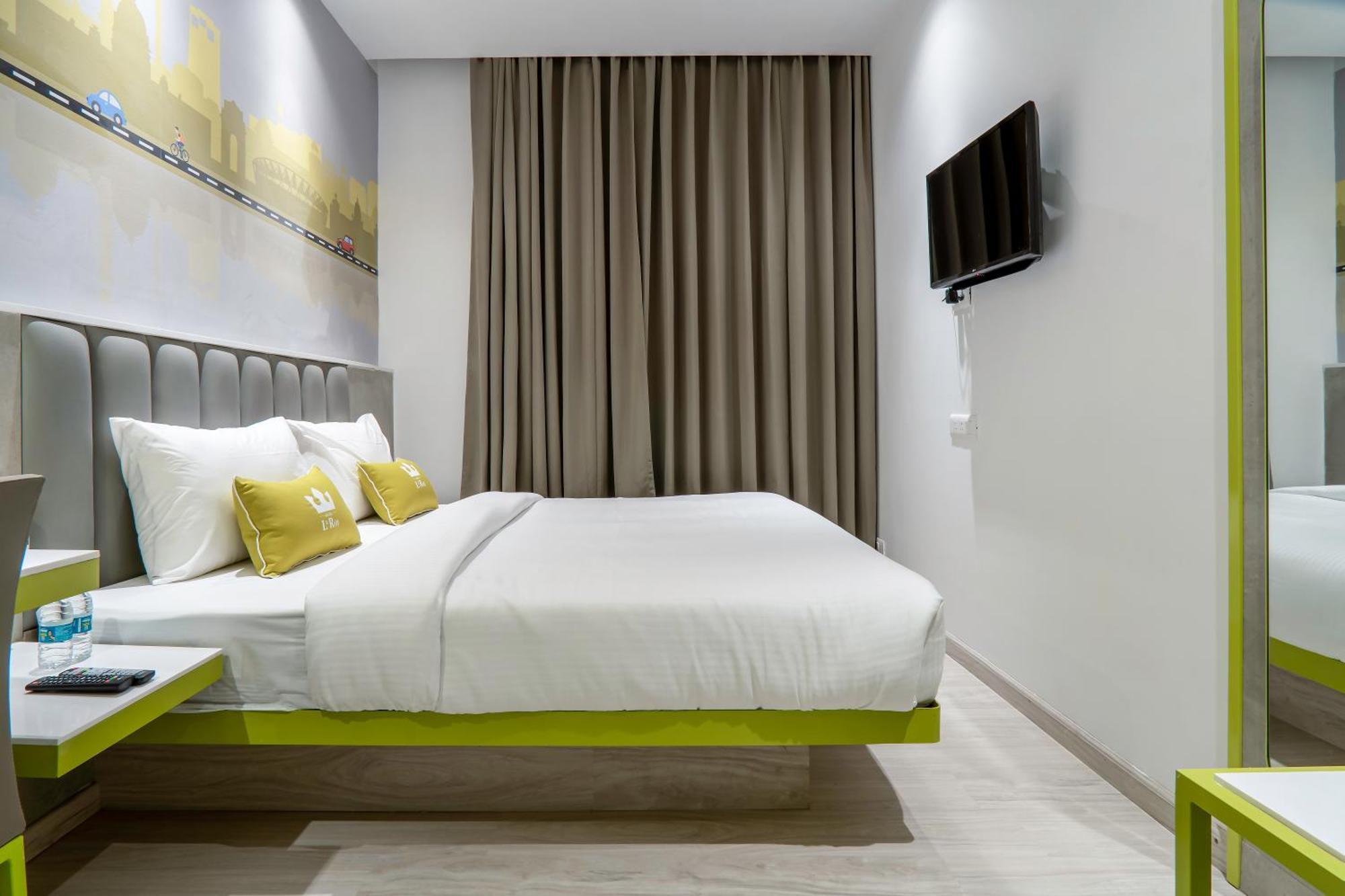 Hotel Le Roi Express Karol Bagh Дели Экстерьер фото