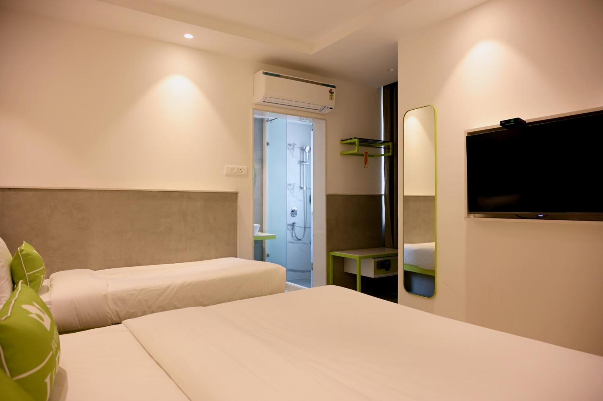 Hotel Le Roi Express Karol Bagh Дели Экстерьер фото