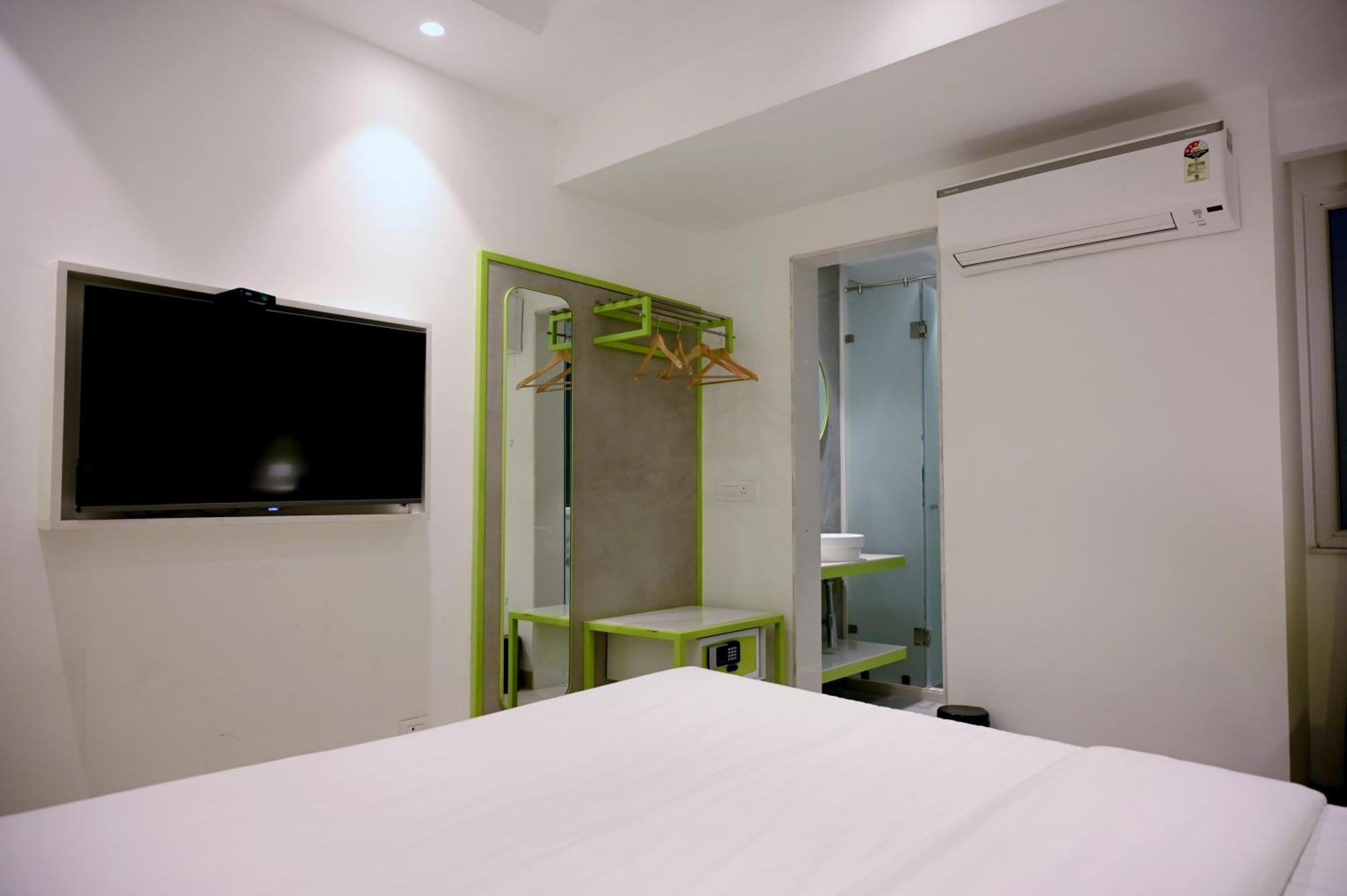Hotel Le Roi Express Karol Bagh Дели Экстерьер фото