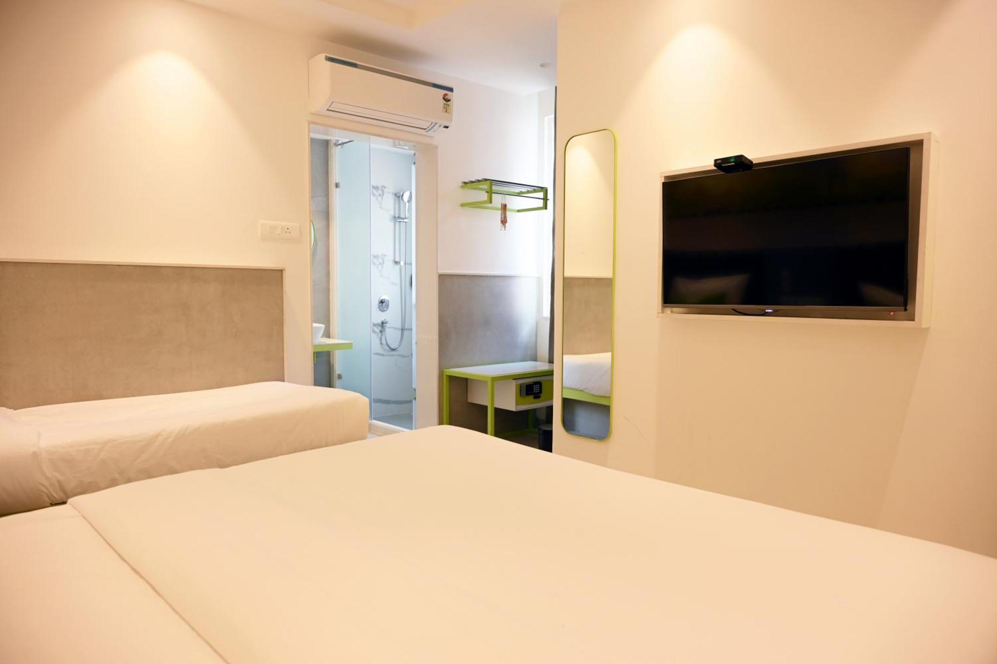 Hotel Le Roi Express Karol Bagh Дели Экстерьер фото
