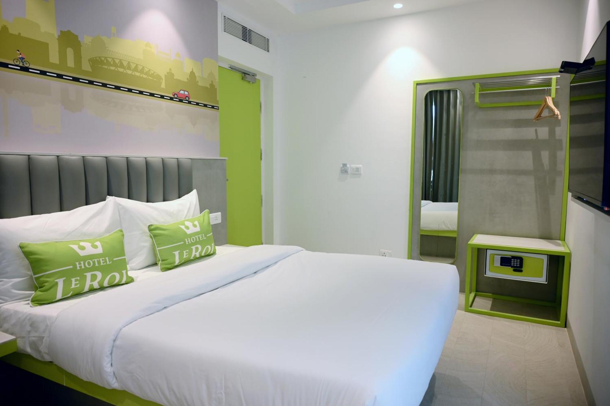 Hotel Le Roi Express Karol Bagh Дели Экстерьер фото