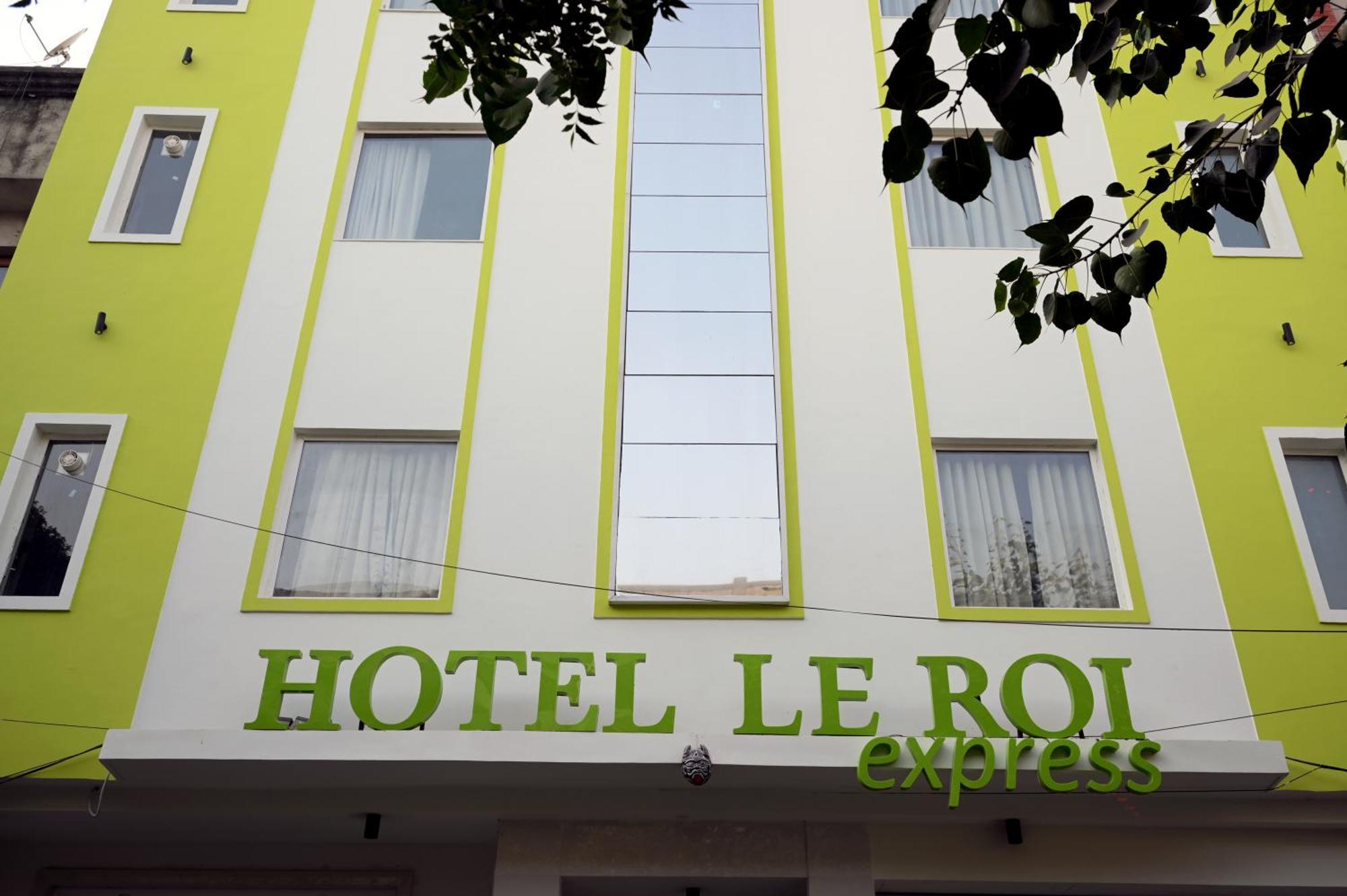 Hotel Le Roi Express Karol Bagh Дели Экстерьер фото